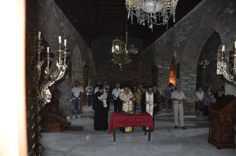 Ἁγιασμός - Θυρανοίξια καί Παράκληση στήν Παναγία Πετρούσας